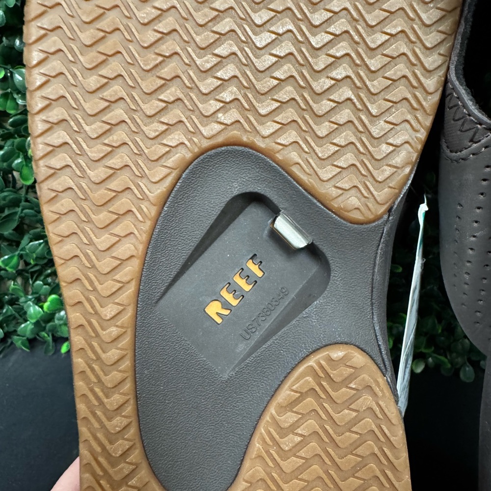 Reef Fanning Flip Flop - M13 - Picture 9 of 12